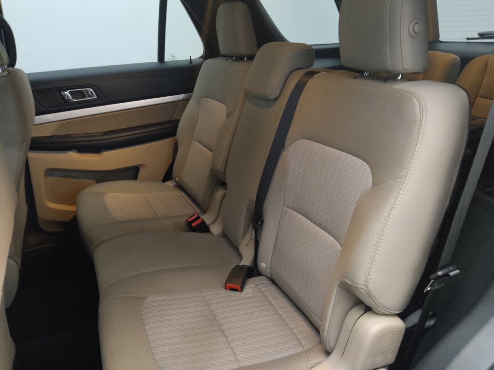 Used 2018 Ford Explorer FWD image 18