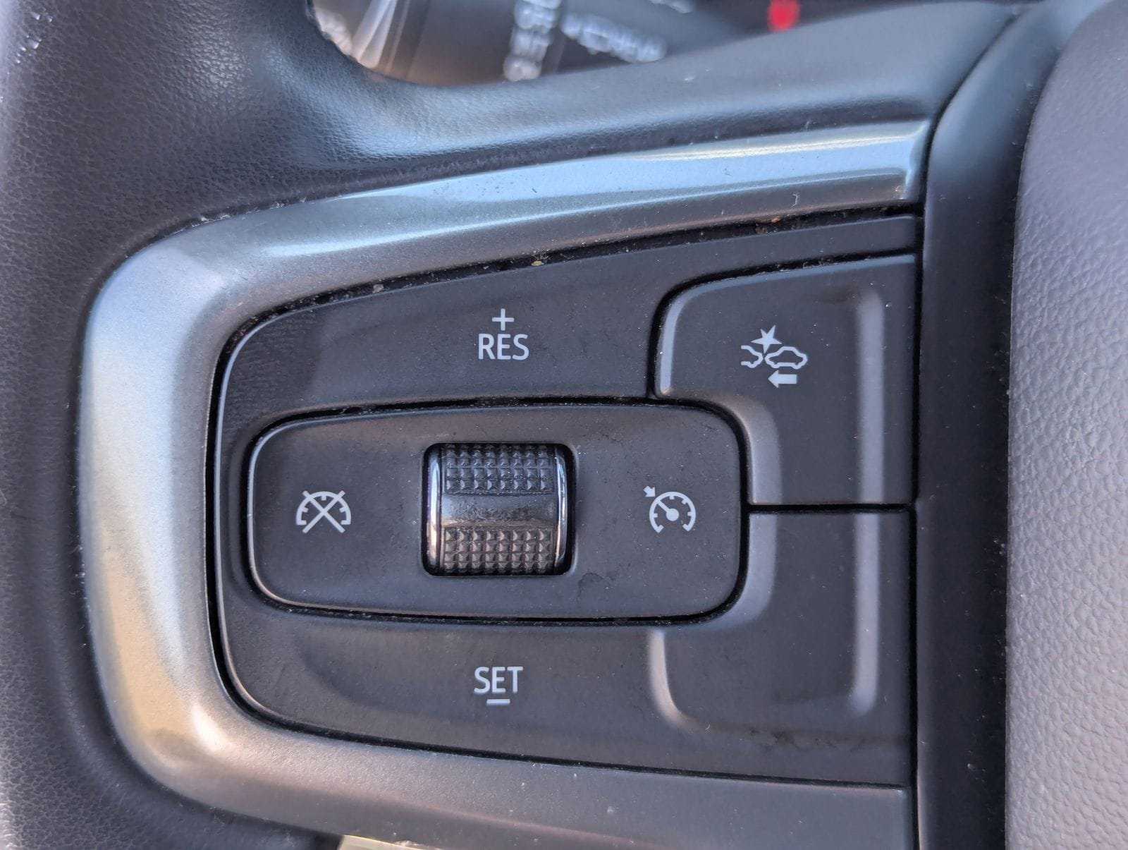 Used 2024 Chevrolet Tahoe LT AWD/4WD image 24