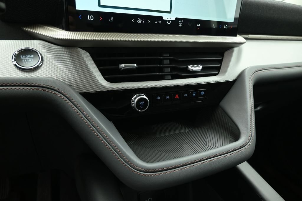New 2026 Ford Explorer Active RWD image 16