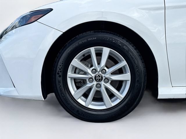 Used 2025 Toyota Camry LE FWD image 32