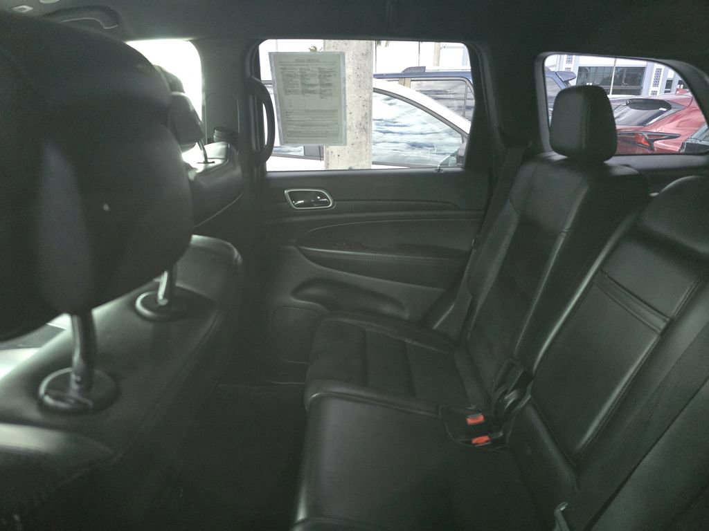 Used 2018 Jeep Grand Cherokee Altitude RWD image 10