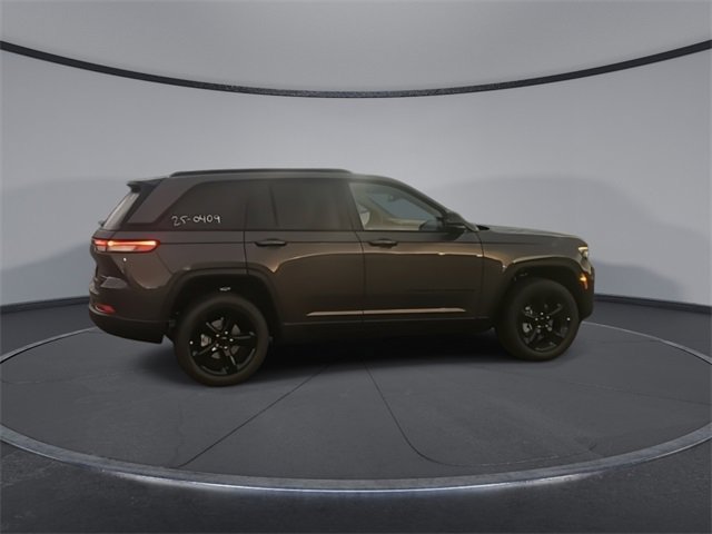 New 2025 Jeep Grand Cherokee Limited w/ Black Appearance Package image 8