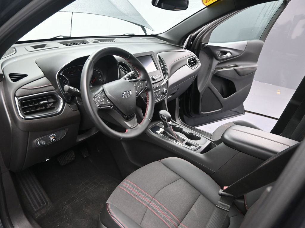 Used 2023 Chevrolet Equinox RS image 18