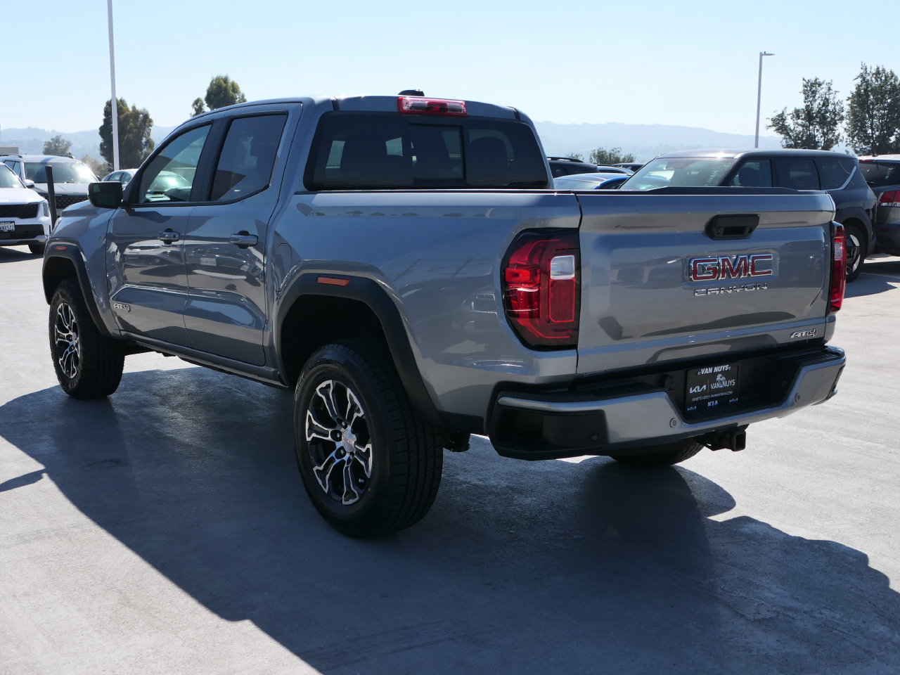 Used 2025 GMC Canyon AT4 w/ AT4 Premium Package AWD/4WD image 7