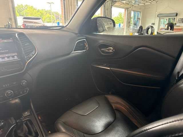 Used 2019 Jeep Cherokee Limited AWD/4WD image 21