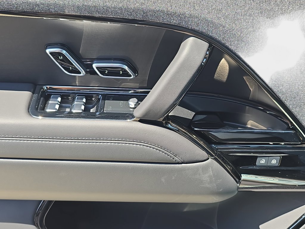 New 2025 Land Rover Range Rover Sport Dynamic SE AWD/4WD image 29