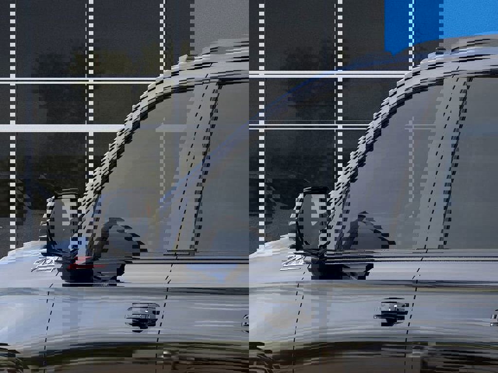 New 2026 Chevrolet Suburban Z71 w/ Comfort Package image 12