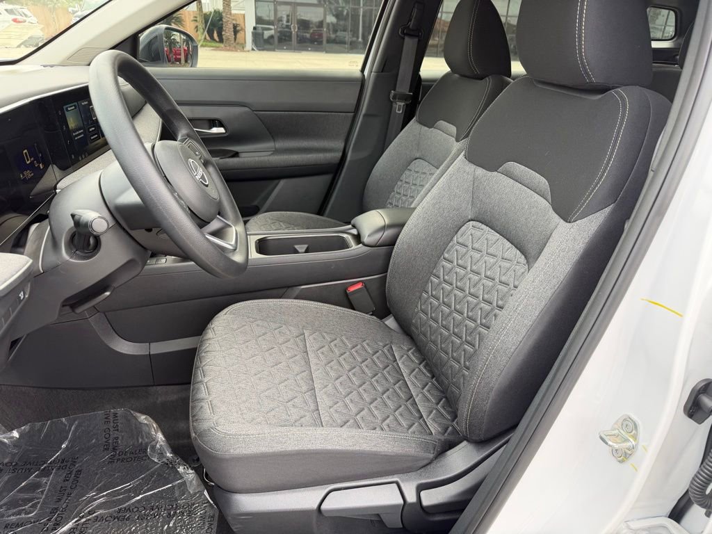 Used 2026 Nissan Kicks SV image 11
