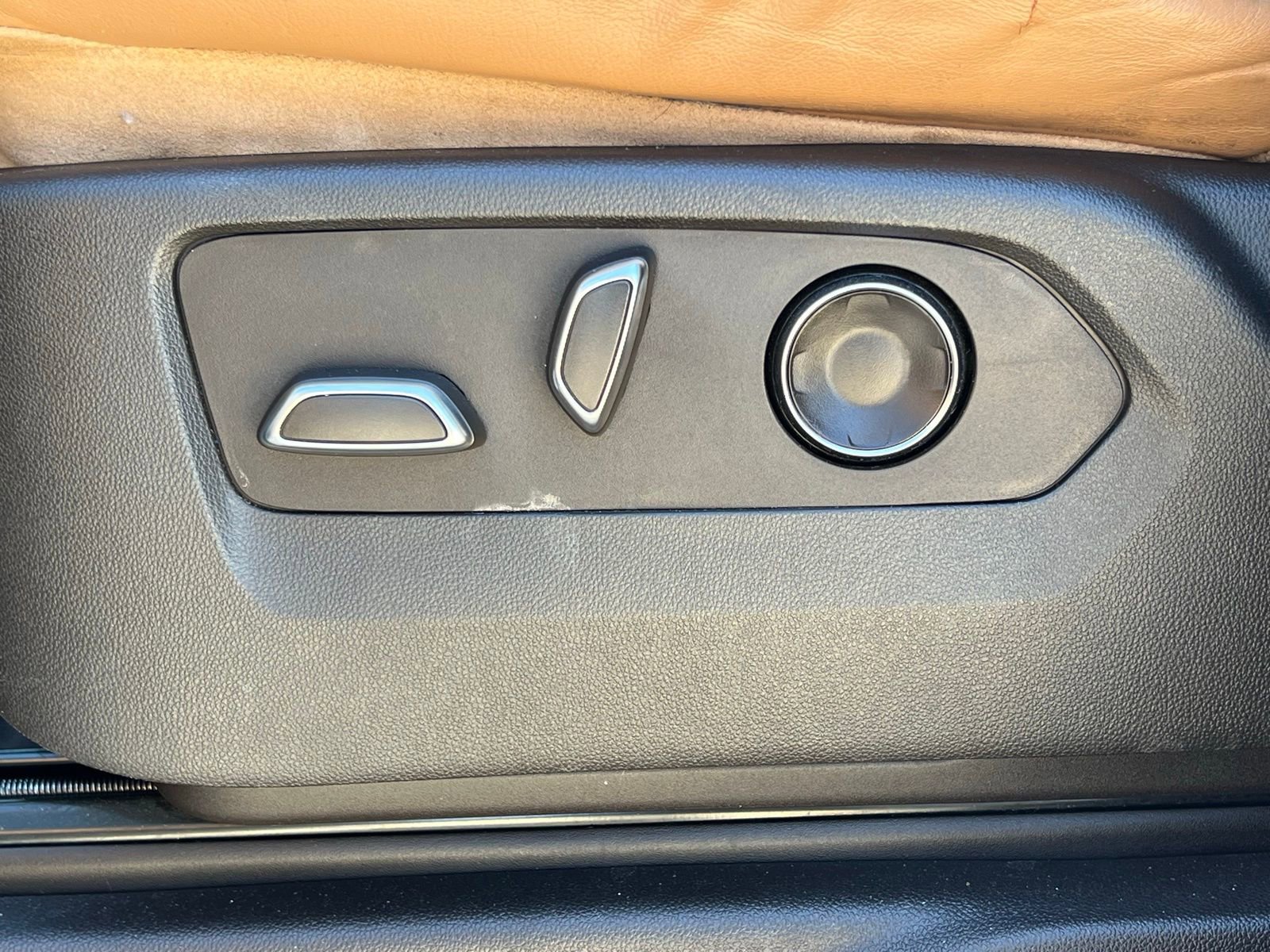 Used 2021 Cadillac Escalade Sport w/ Driver Assist Tech Package image 30