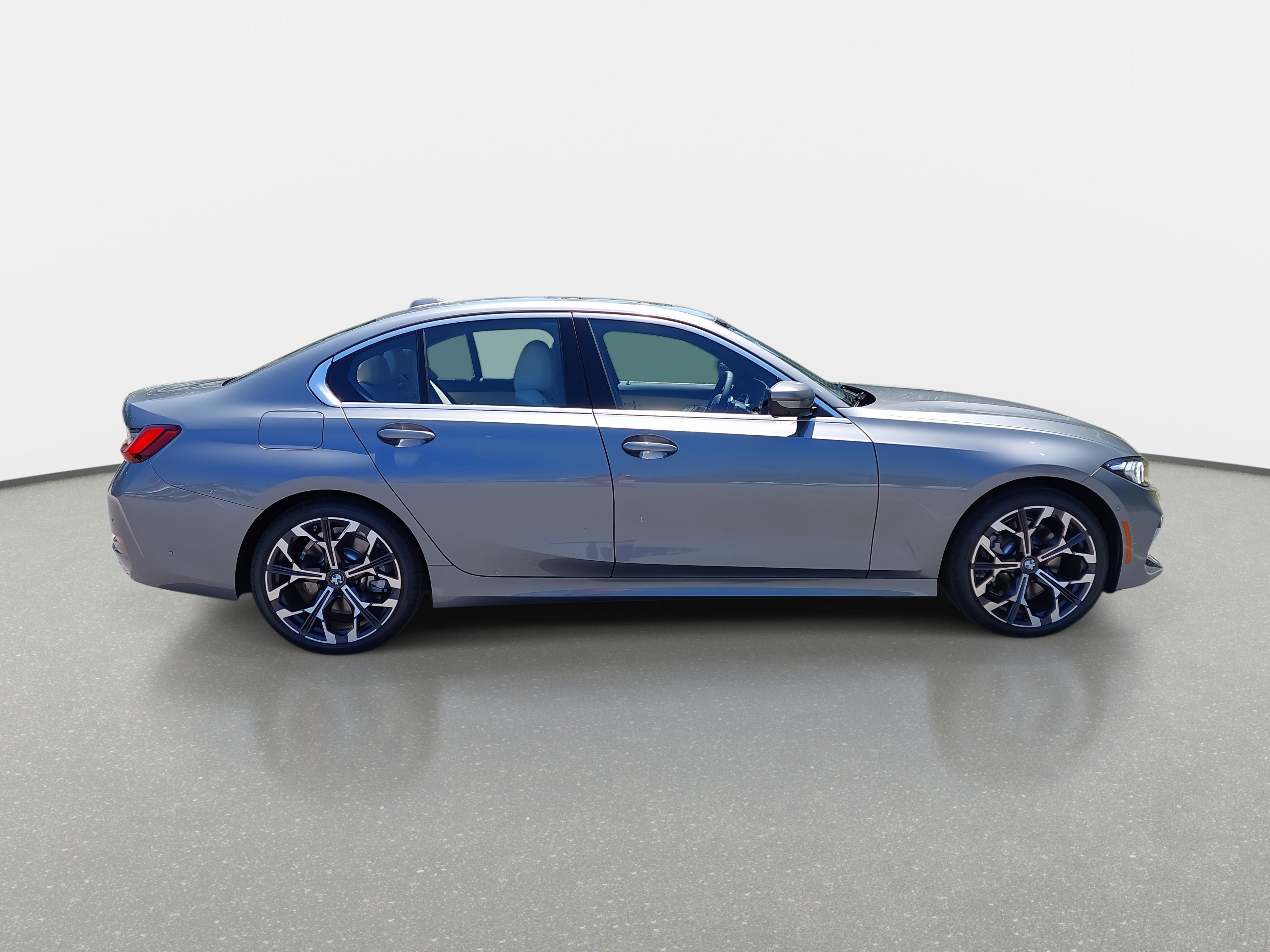New 2025 BMW 330i Sedan w/ Premium Package image 4