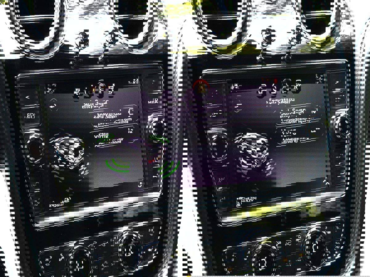 Used 2020 Bentley Bentayga Design Series image 53