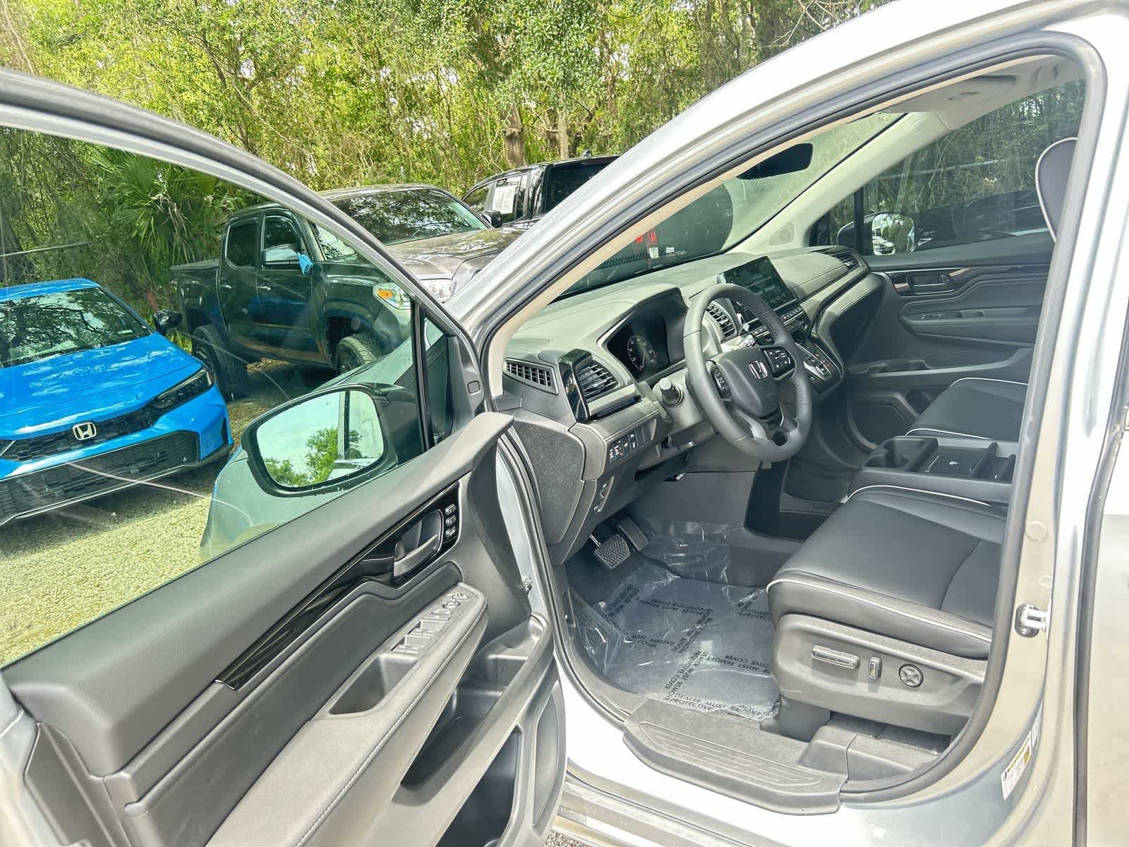 New 2026 Honda Odyssey Touring image 10