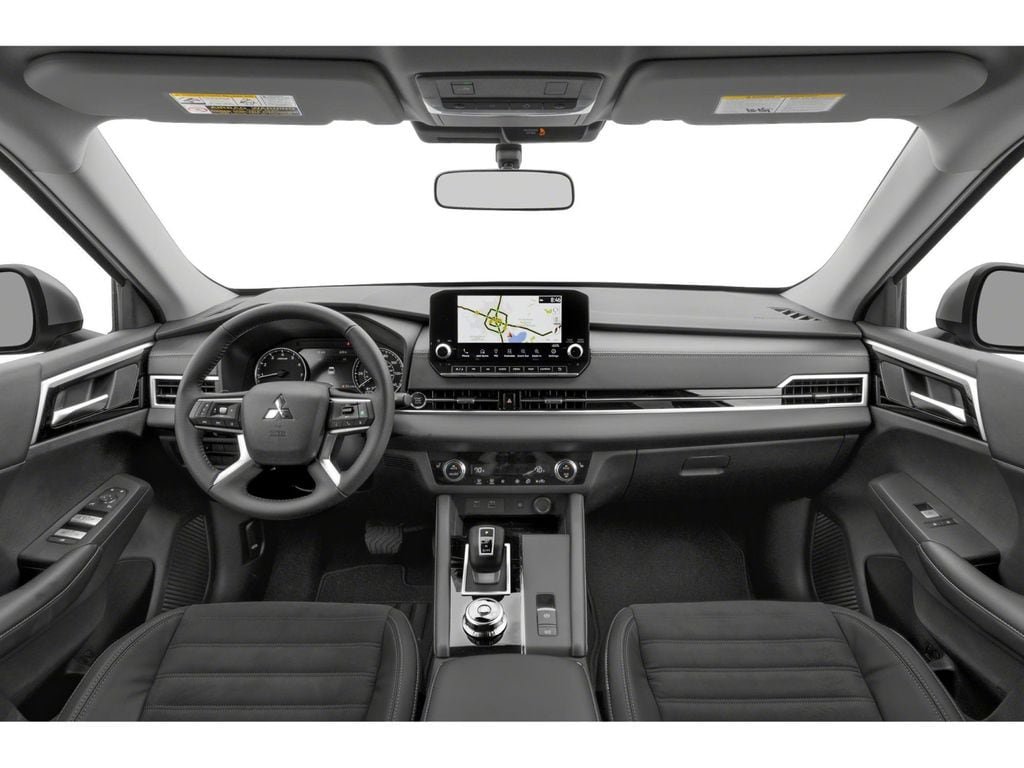 Used 2024 Mitsubishi Outlander AWD image 5