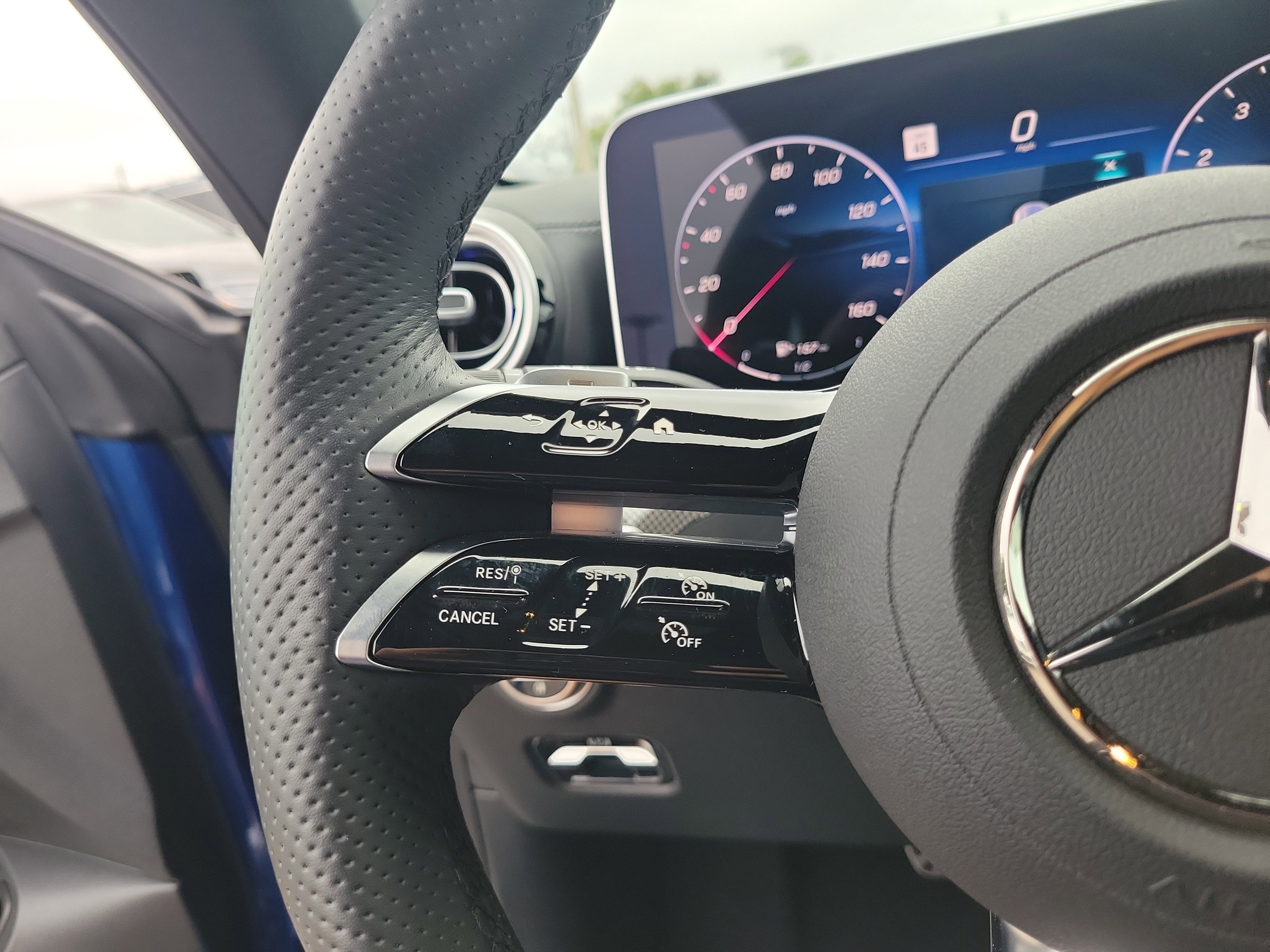 Certified 2025 Mercedes-Benz CLE 450 4MATIC Coupe image 23