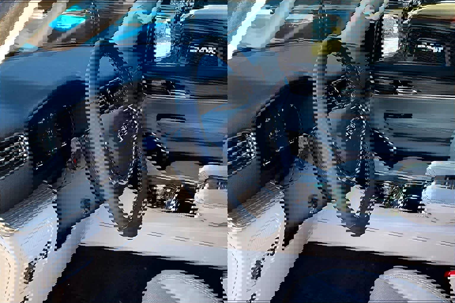 Used 2023 Jeep Wagoneer Series II w/ Flexible Seating Group image 10