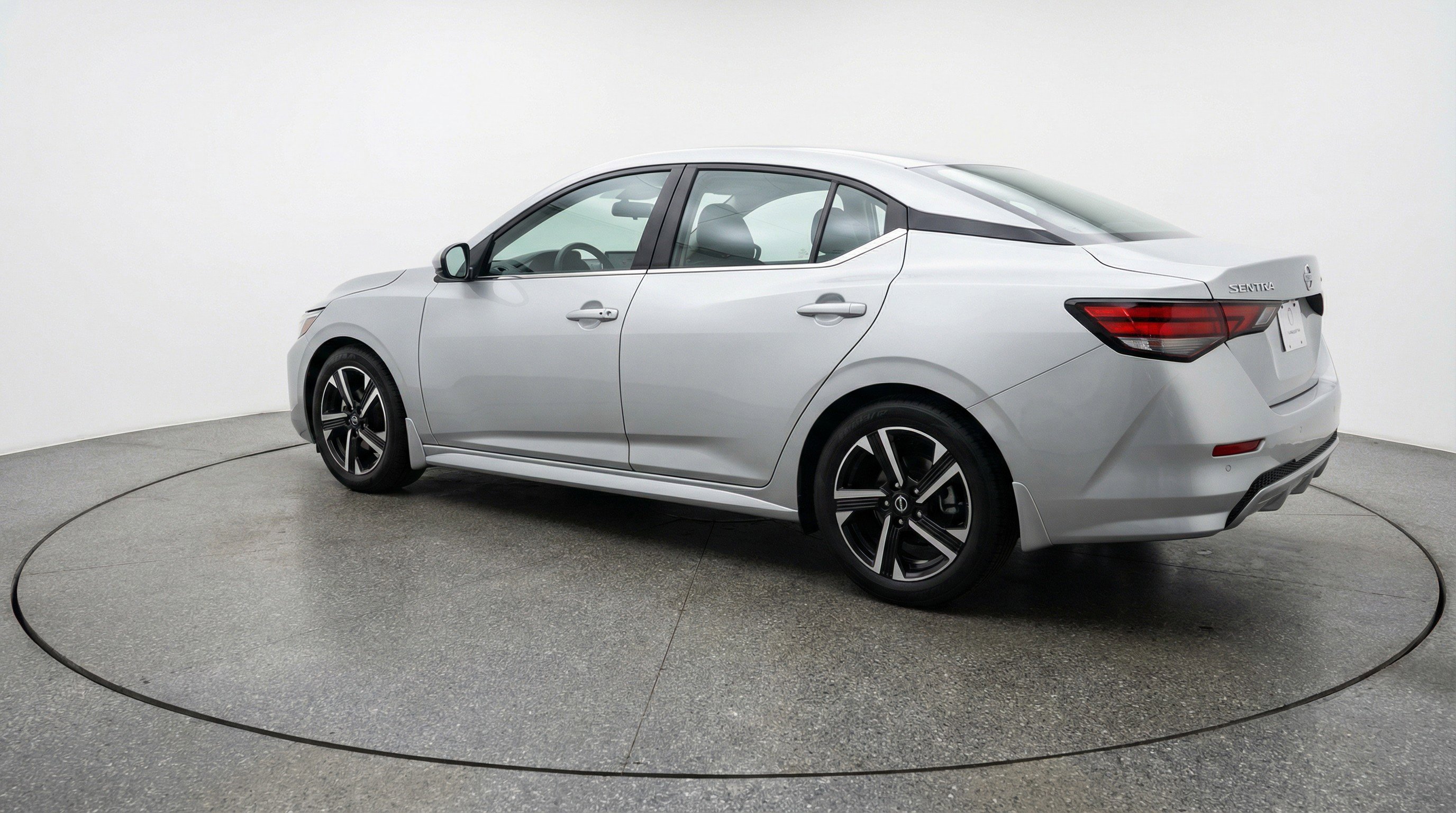 Used 2025 Nissan Sentra SV image 6