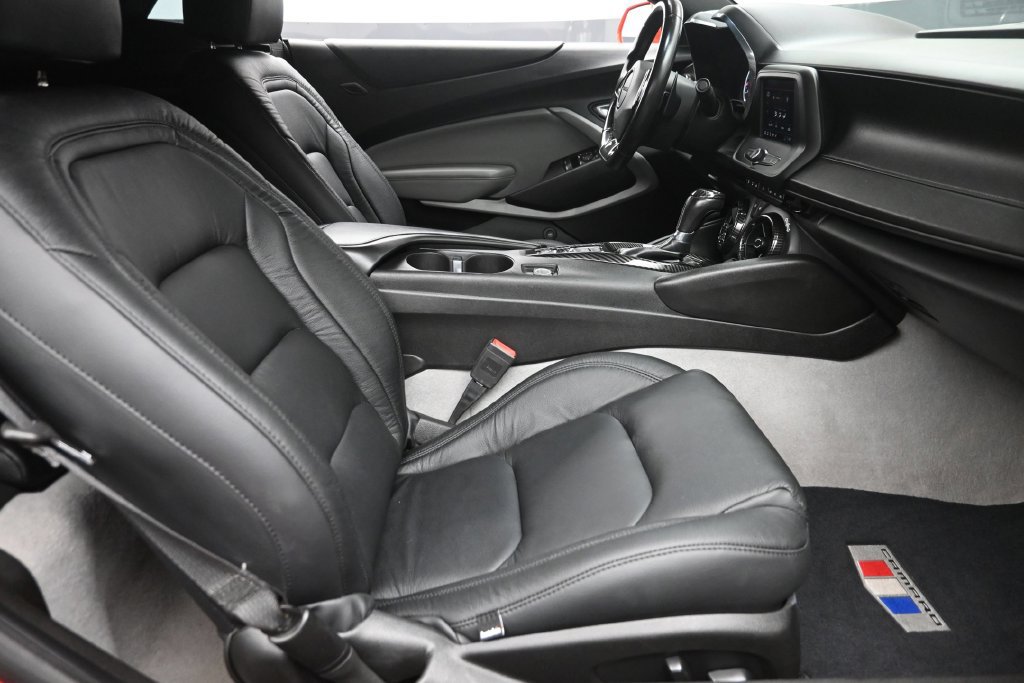 Used 2021 Chevrolet Camaro LT RWD image 9