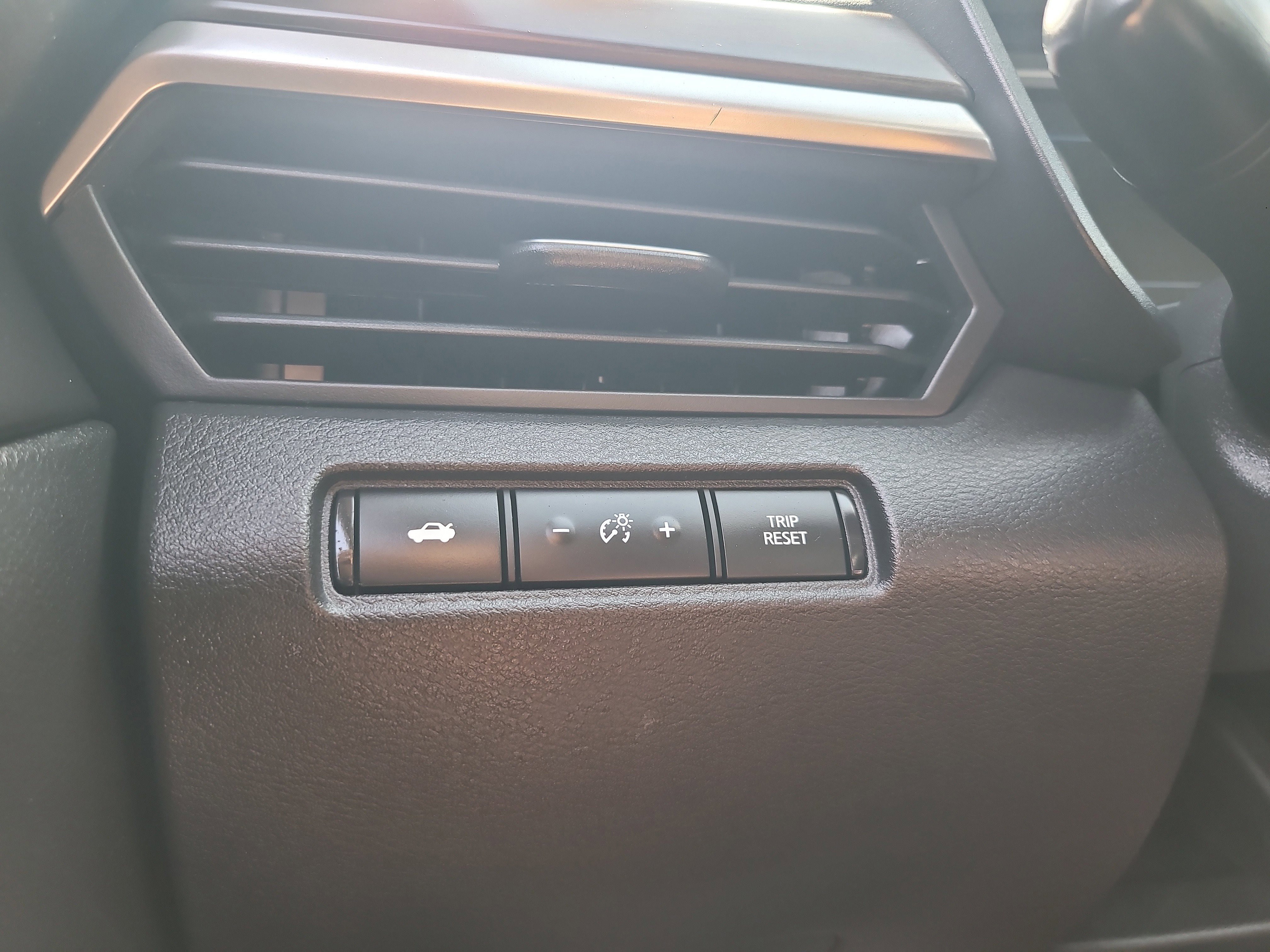 Used 2025 Nissan Altima 2.5 SV w/ SV Special Edition Package image 31