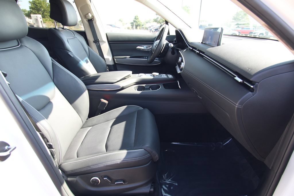 Used 2024 Genesis GV70 2.5T w/ Advanced Package AWD/4WD image 8
