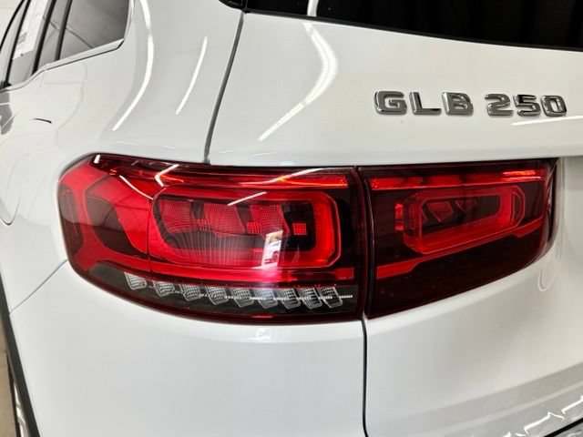 Used 2020 Mercedes-Benz GLB 250 image 7
