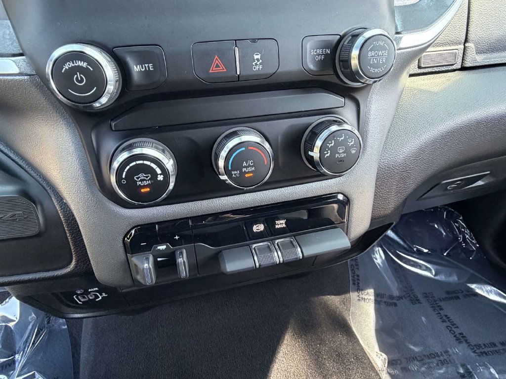 Used 2024 RAM 3500 Big Horn AWD/4WD image 20