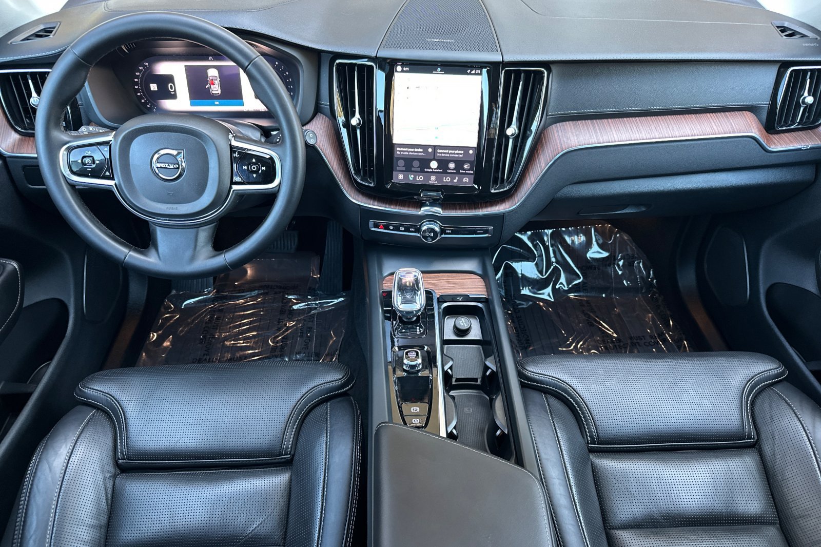 Certified 2023 Volvo XC60 B5 Ultimate w/ Climate Package FWD image 15
