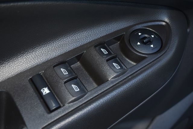 Used 2017 Ford Escape SE w/ SE Sport Appearance Package image 15