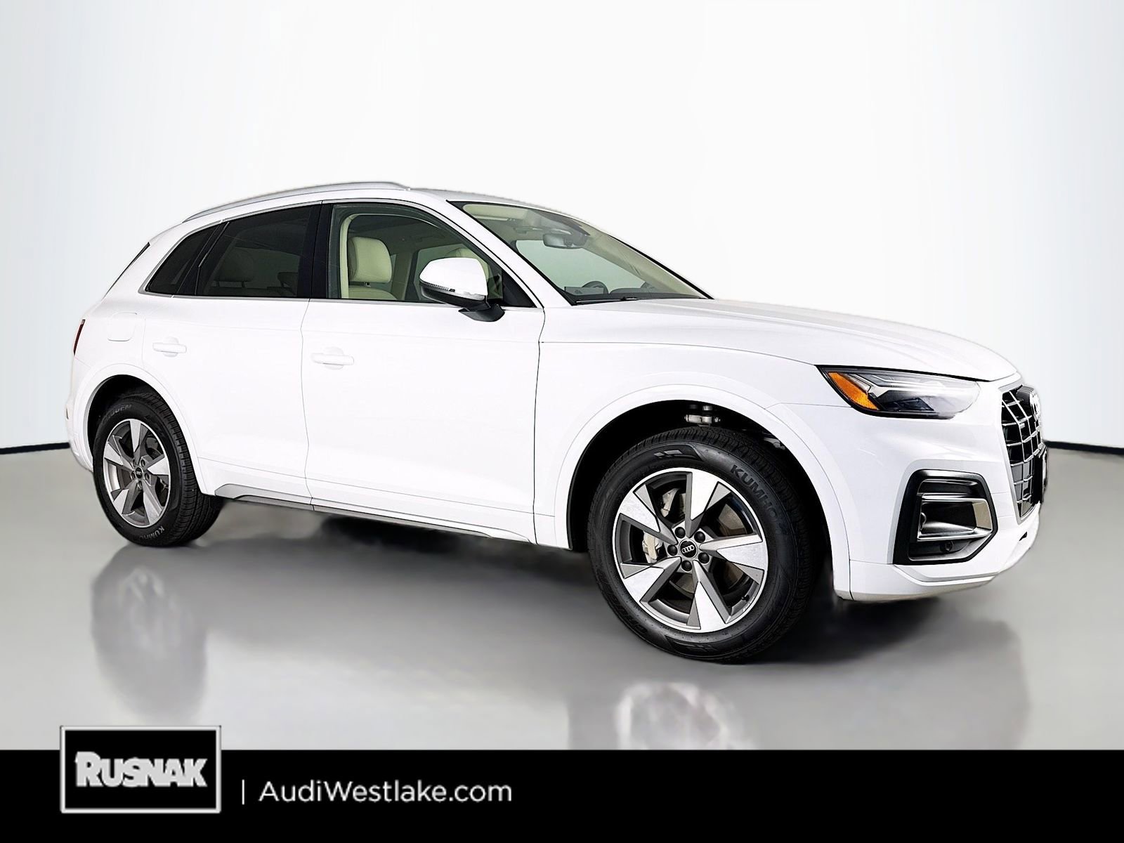 Used 2023 Audi Q5 2.0T Premium w/ Convenience Package image 1