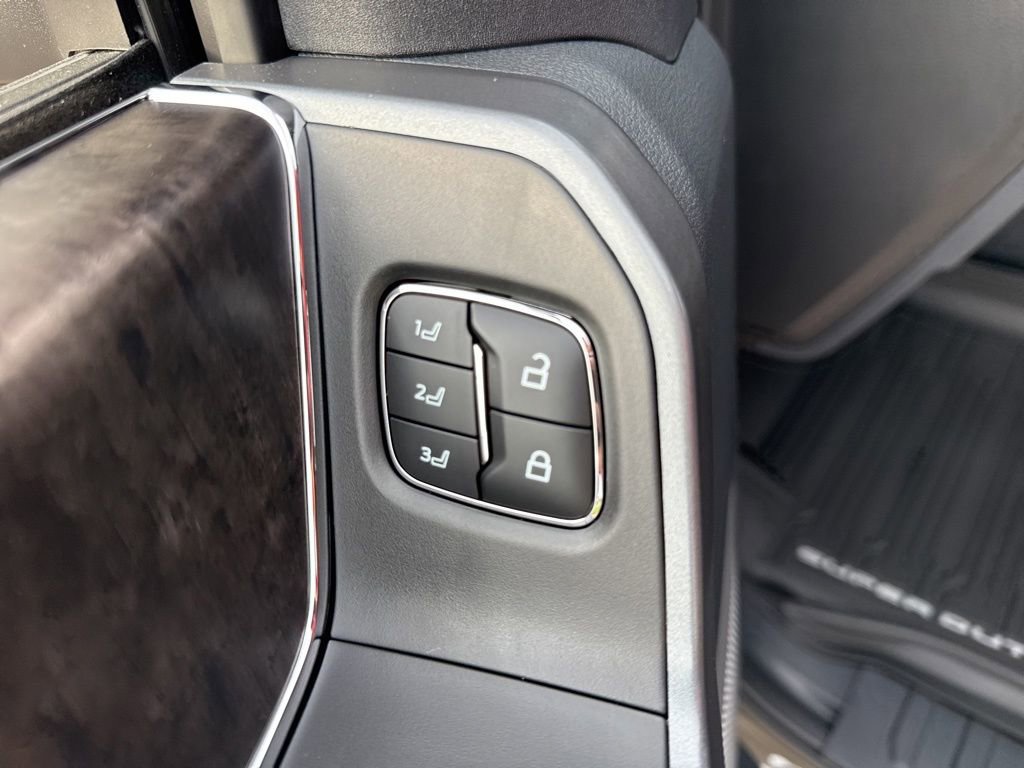 New 2026 Ford F250 Lariat w/ Chrome Package image 10