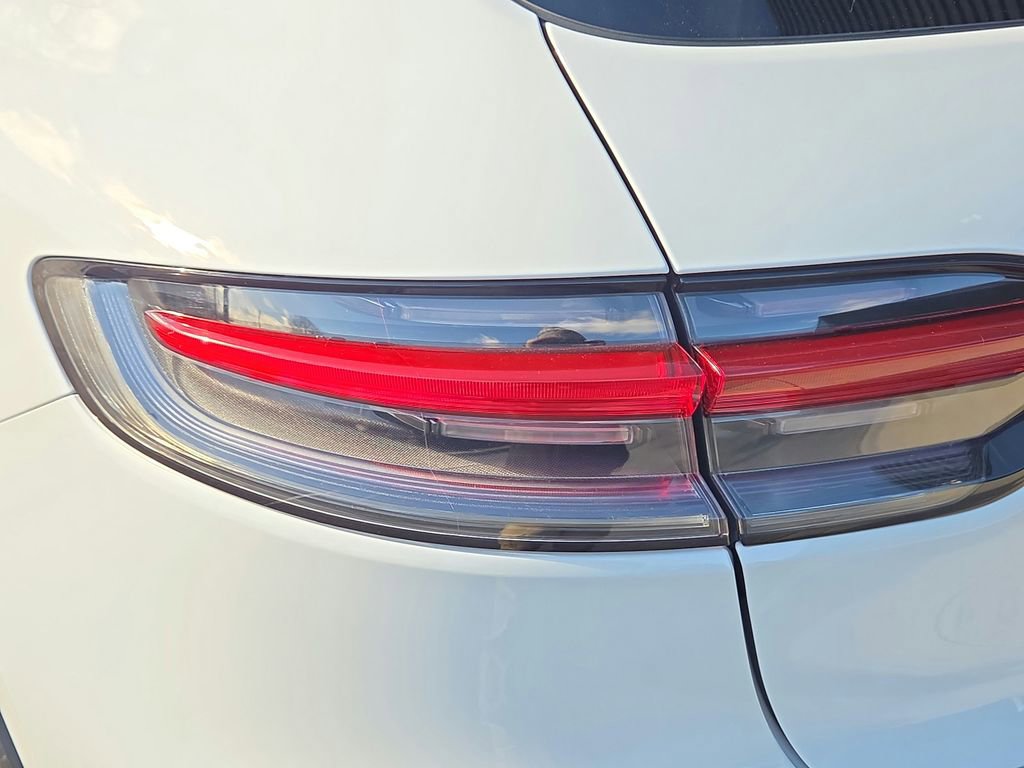 Certified 2022 Porsche Macan image 26
