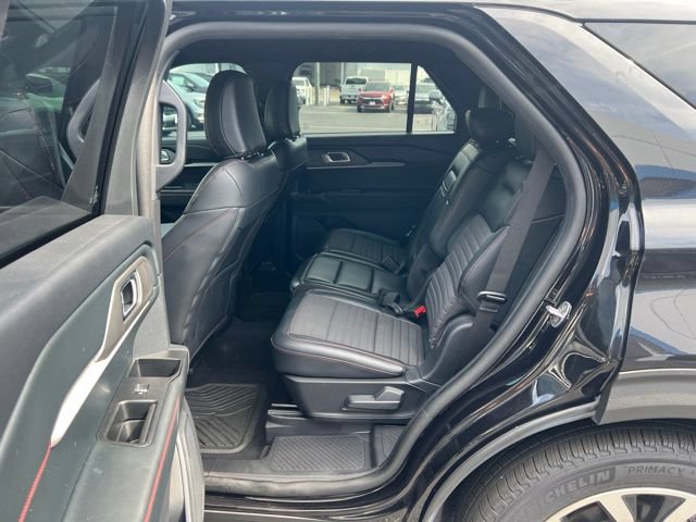 Used 2025 Ford Explorer ST-Line RWD image 18