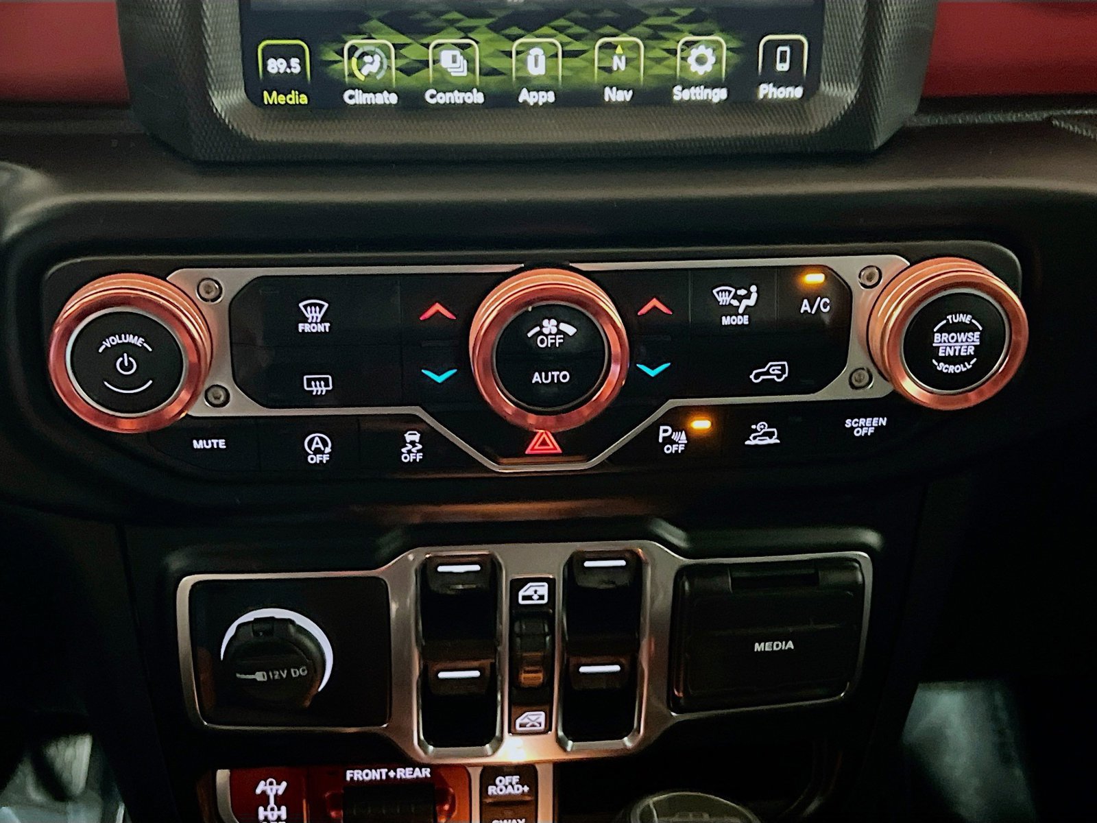 Used 2022 Jeep Gladiator Rubicon w/ LED Lighting Group AWD/4WD image 12
