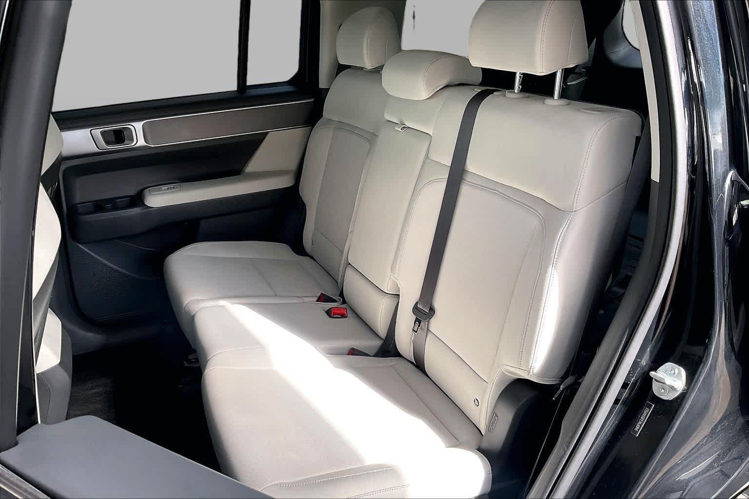 Certified 2025 Hyundai Santa Fe SE FWD image 21
