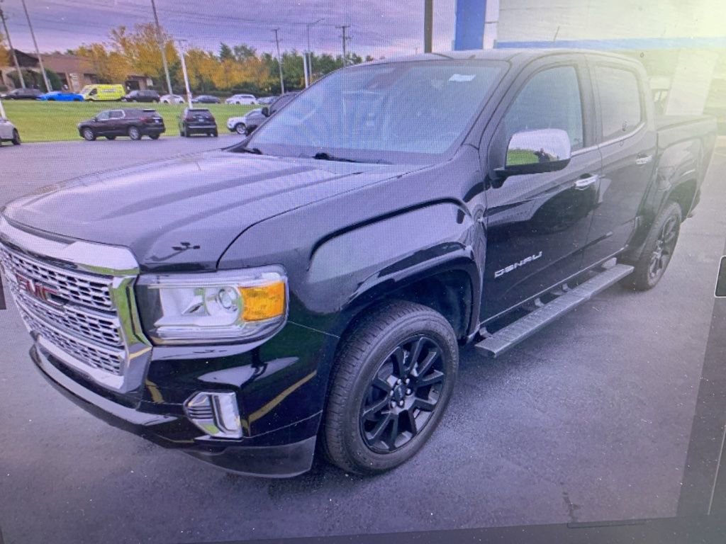 Used 2022 GMC Canyon Denali w/ Denali Black Edition Package image 6