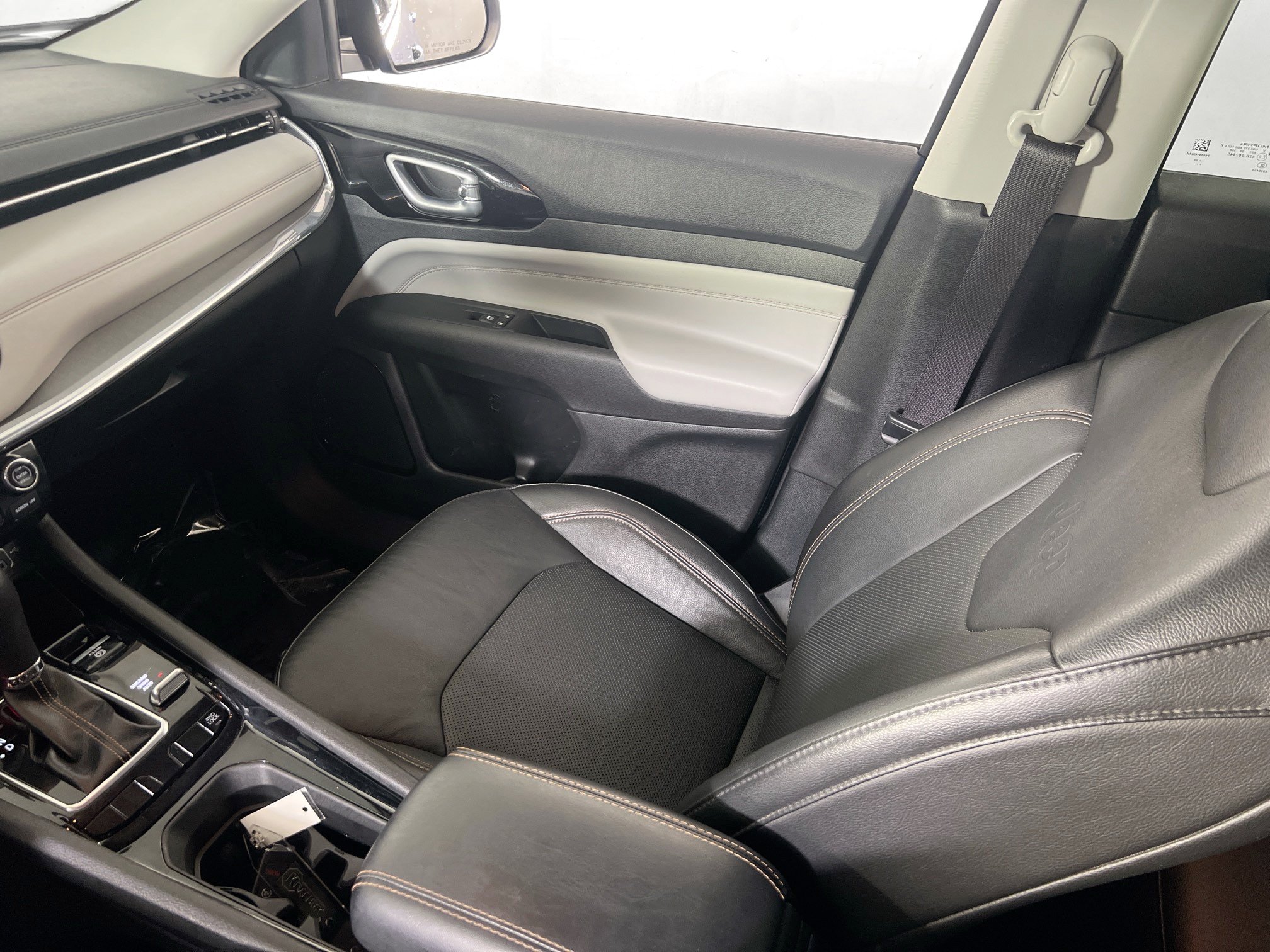 Used 2022 Jeep Compass Limited AWD/4WD image 22