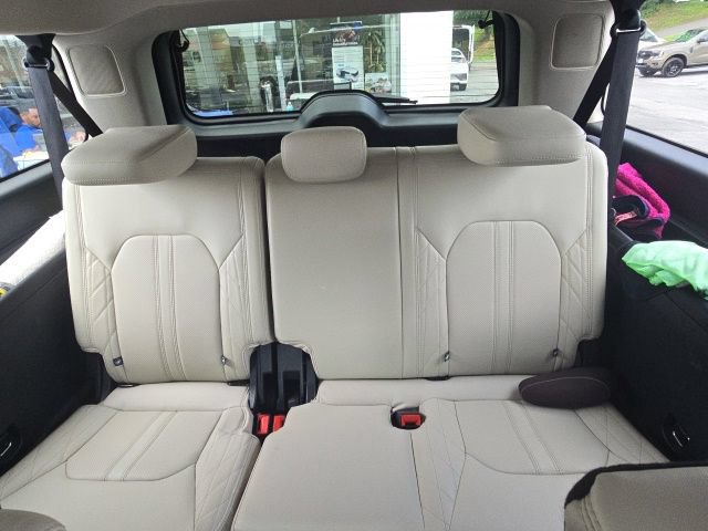 Used 2021 Ford Expedition Max Platinum AWD/4WD image 6
