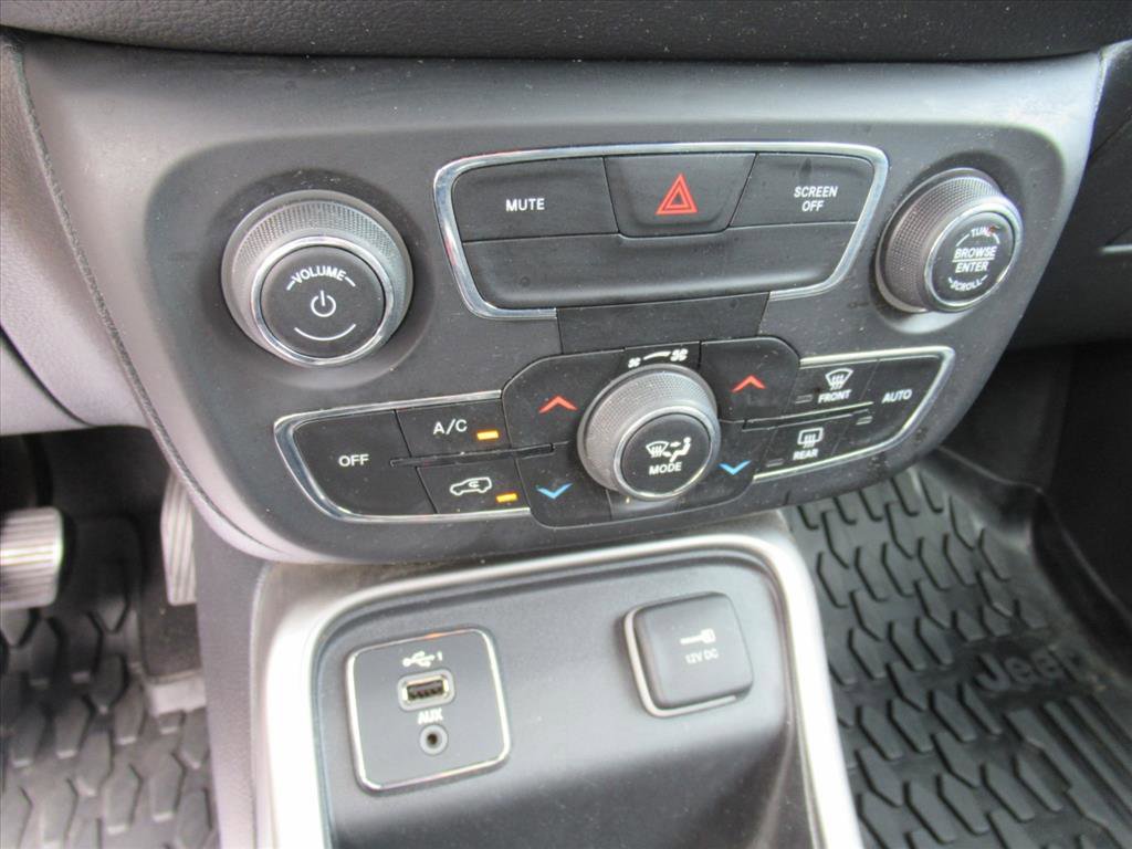 Used 2021 Jeep Compass Latitude image 23