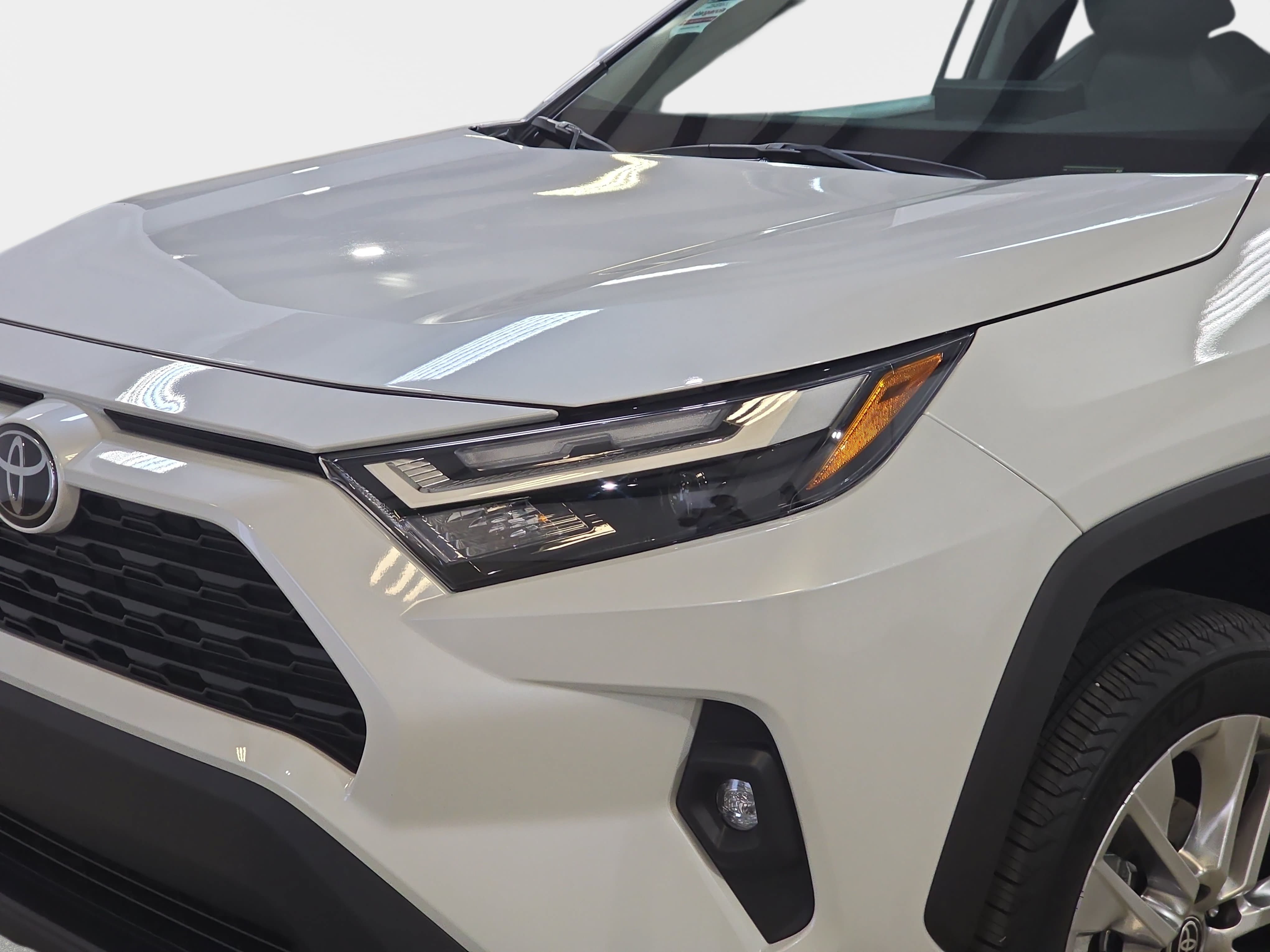 Used 2025 Toyota RAV4 XLE Premium w/ Weather Package AWD/4WD image 30