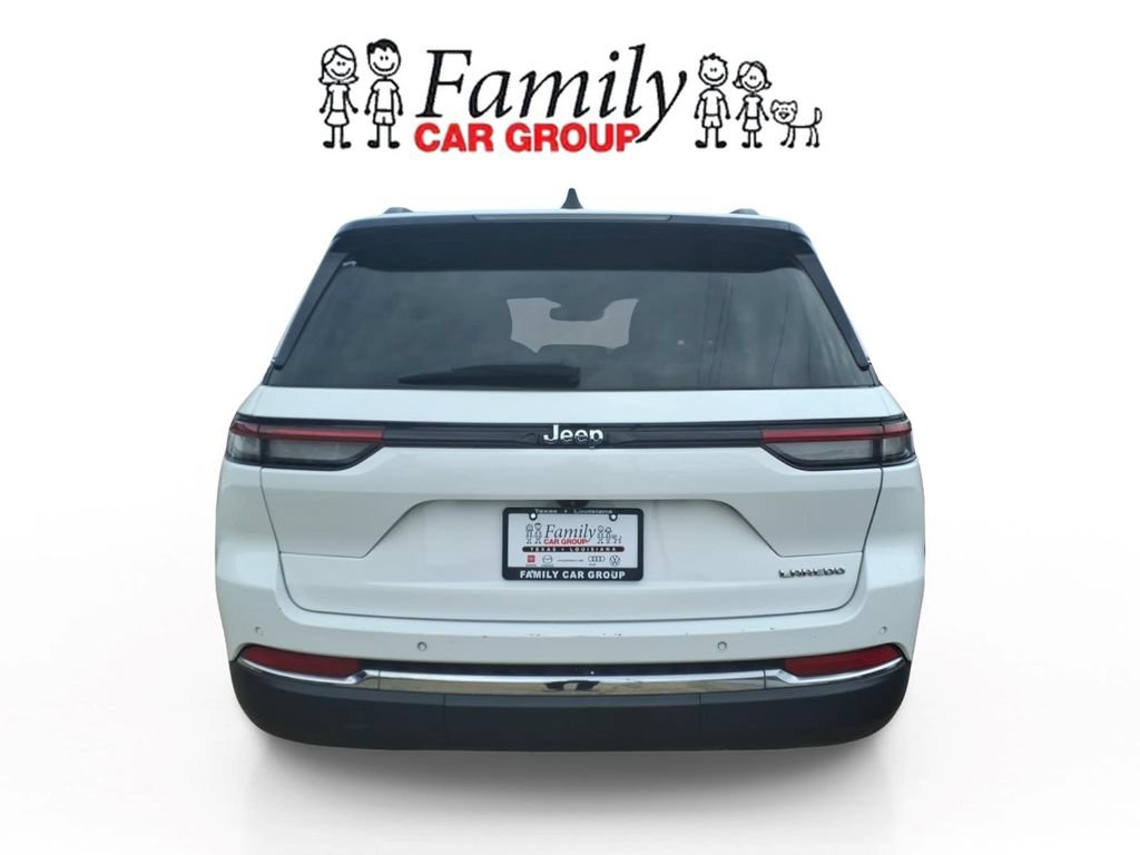 Used 2023 Jeep Grand Cherokee Laredo RWD image 4