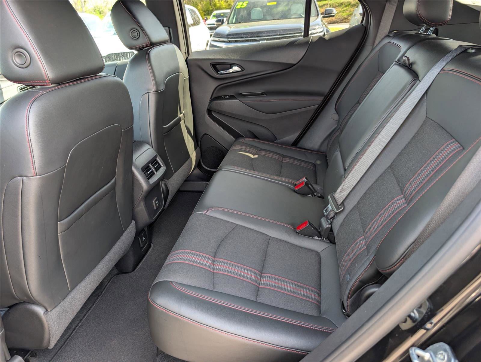 Used 2023 Chevrolet Equinox RS AWD/4WD image 15