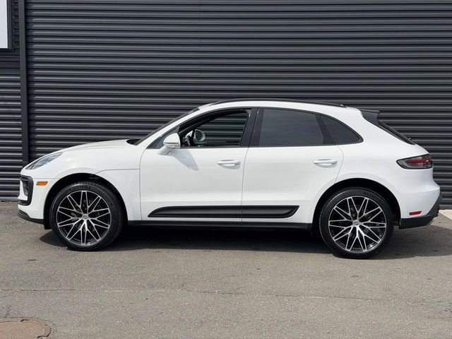 Used 2025 Porsche Macan image 2
