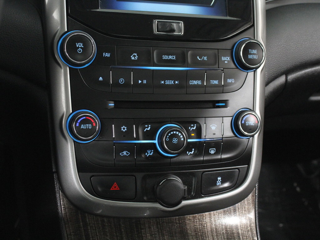 Used 2015 Chevrolet Malibu LT image 12