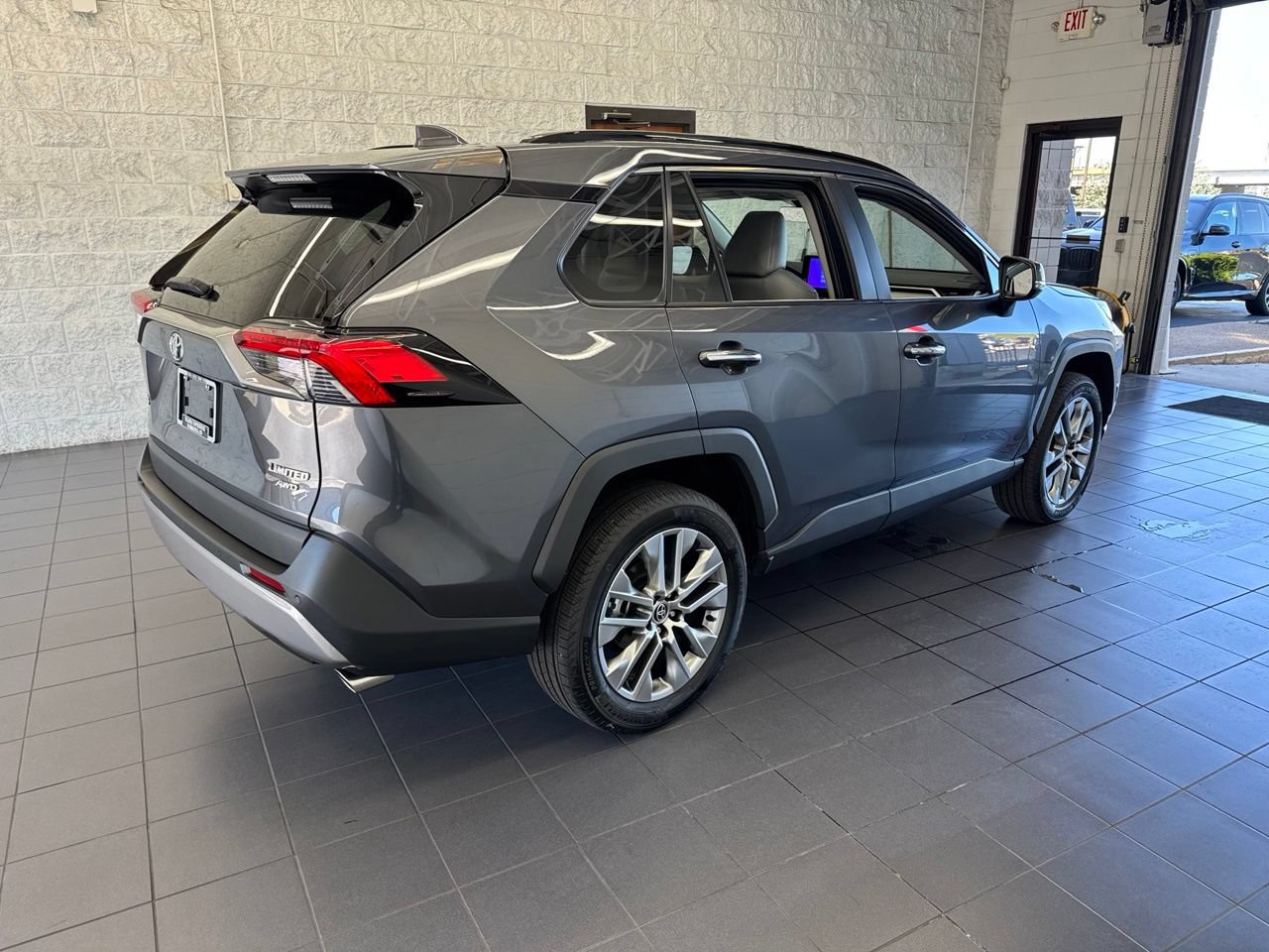 Used 2023 Toyota RAV4 Limited w/ Limited Grade Weather Package AWD/4WD image 8