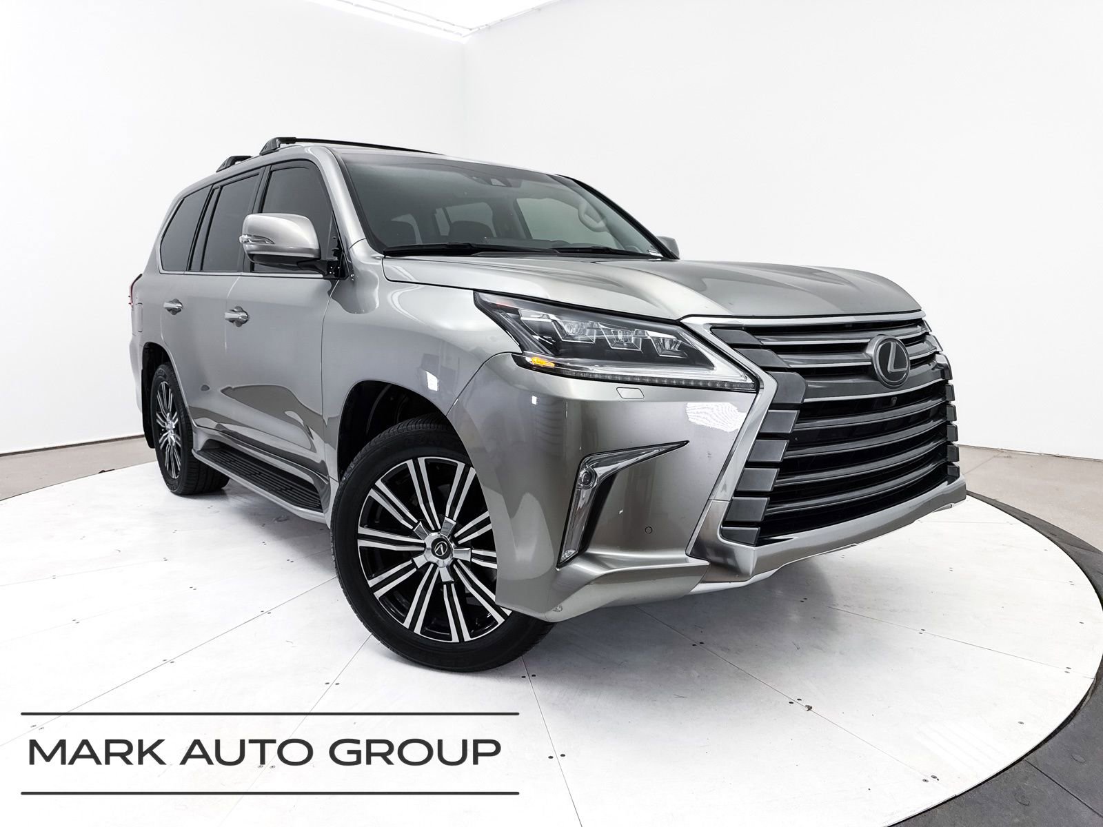 Used 2018 Lexus LX 570 4WD w/ Luxury Package