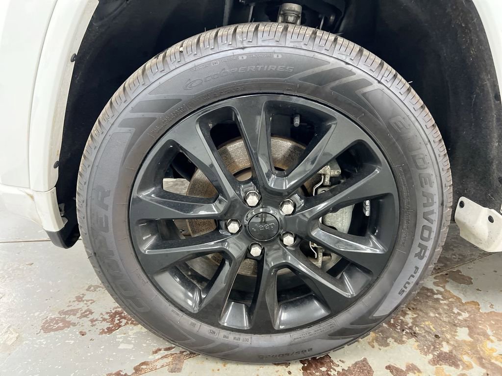 Used 2022 Jeep Grand Cherokee Laredo X image 27