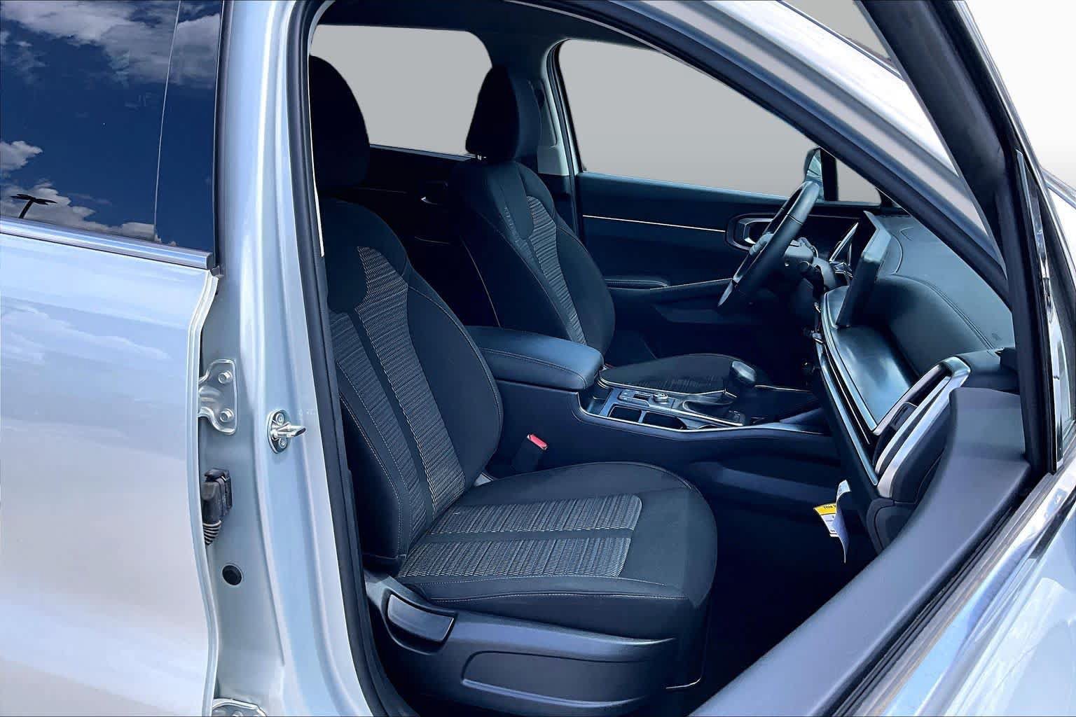 Certified 2026 Kia Sorento LX FWD image 9