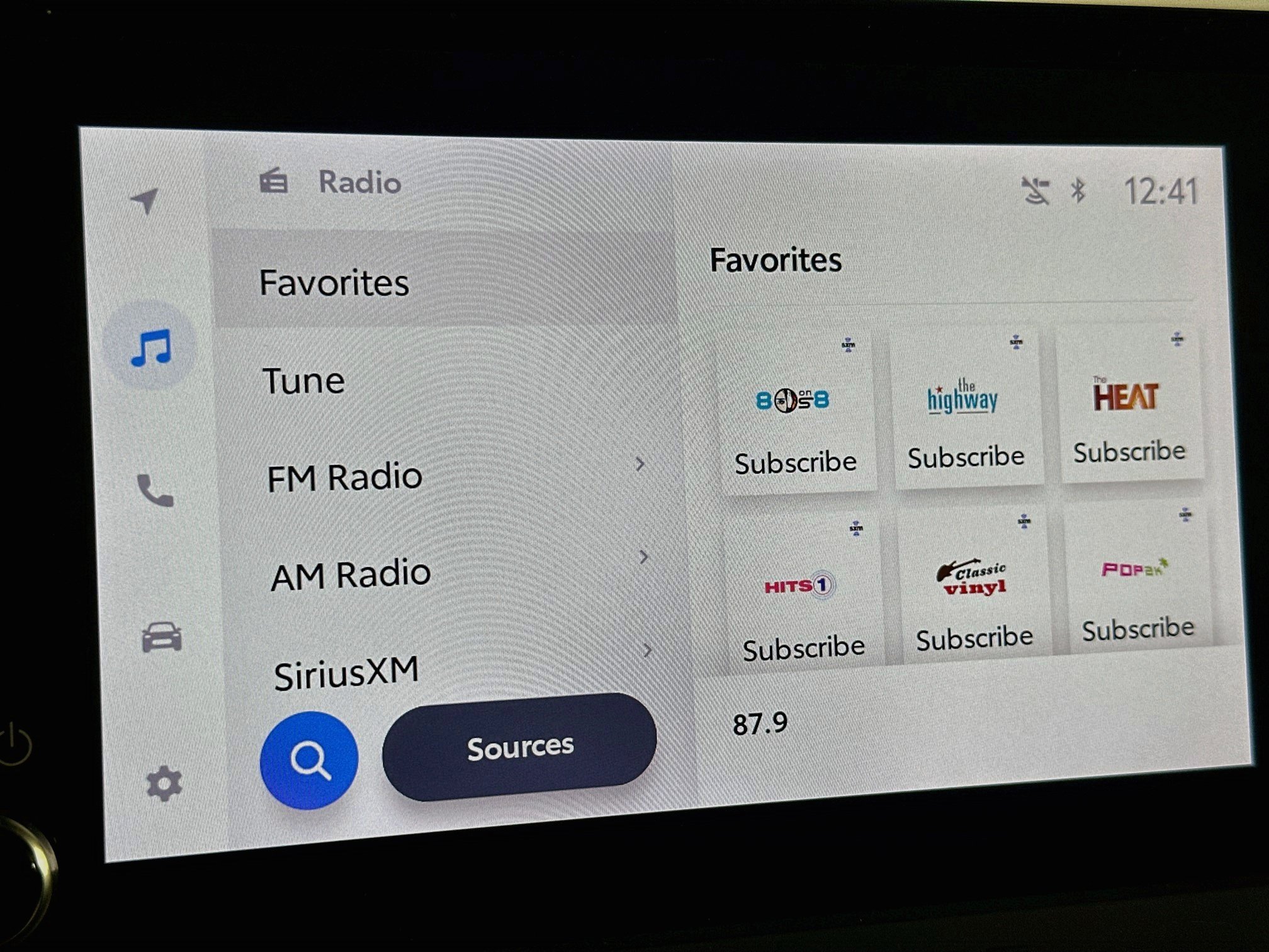 Used 2025 Toyota Prius LE FWD image 21