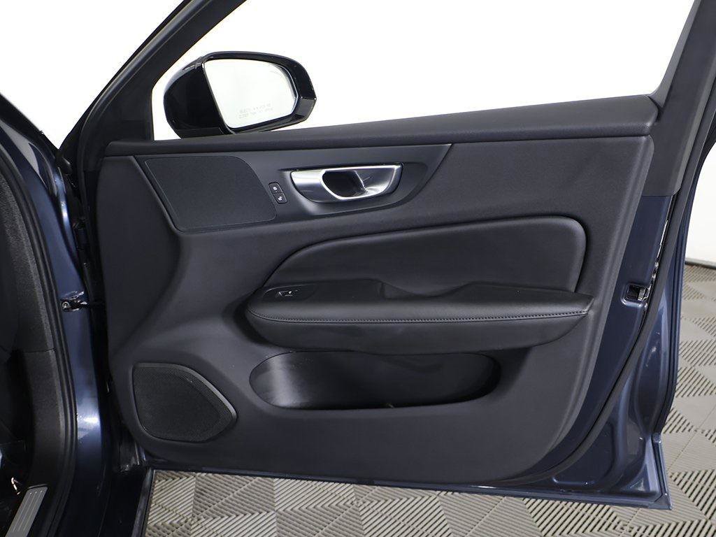 Used 2024 Volvo S60 B5 Core image 24