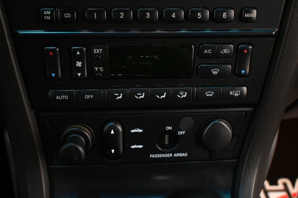 Used 2002 Ford Thunderbird RWD image 7