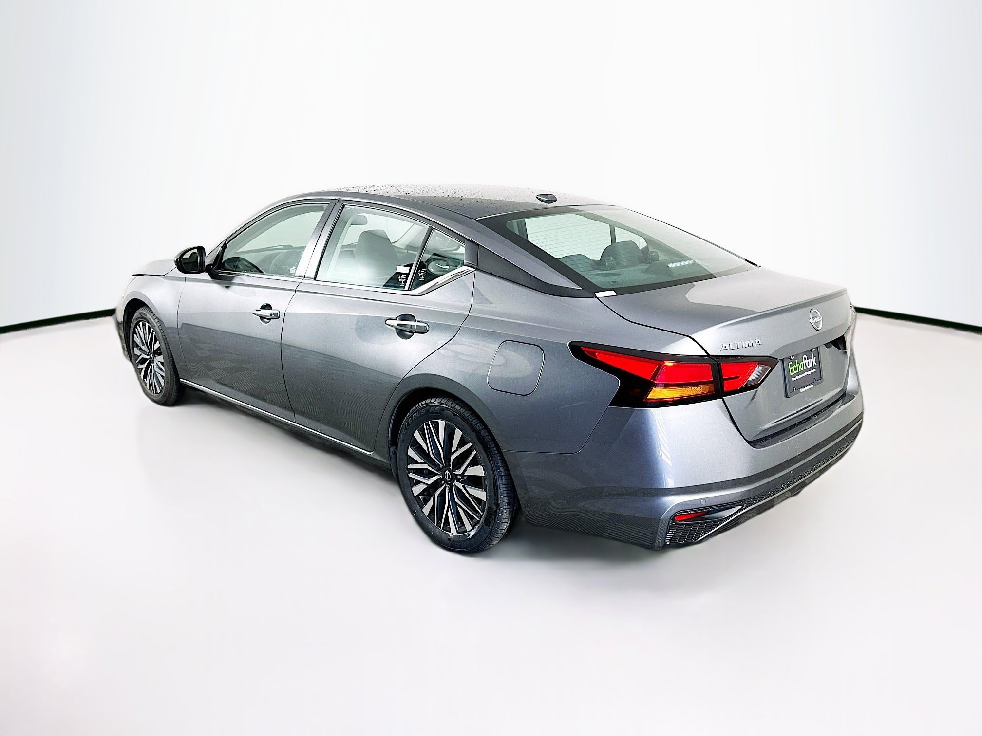Used 2024 Nissan Altima 2.5 SV image 5